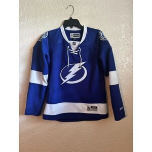 Tampa Bay Lightning Reebok Women’s Jersey Medium Blue NHL Lace Up Logo Hockey